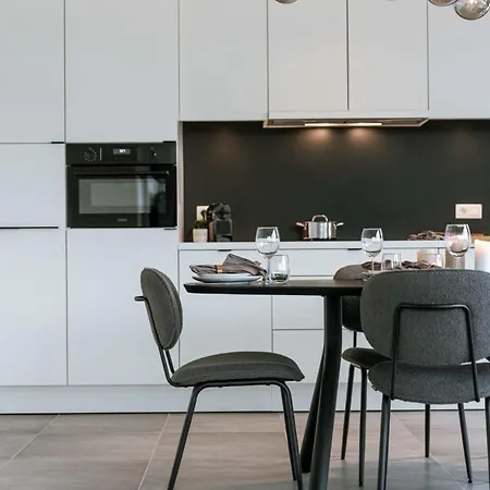 Apartman Brand New Pet Friendly With Parking *