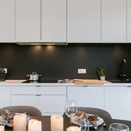 Апартаменти Brand New Pet Friendly With Parking