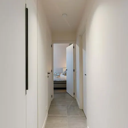 Brand New Pet Friendly With Parking * Остенде